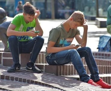 How Social Media Helps With Easy Access to Unknowingly Deadly Drugs